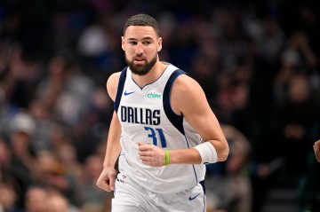 欧冠高清入口-铁麻了！克莱替补10中2&amp;三分7中1仅拿5分1板2助